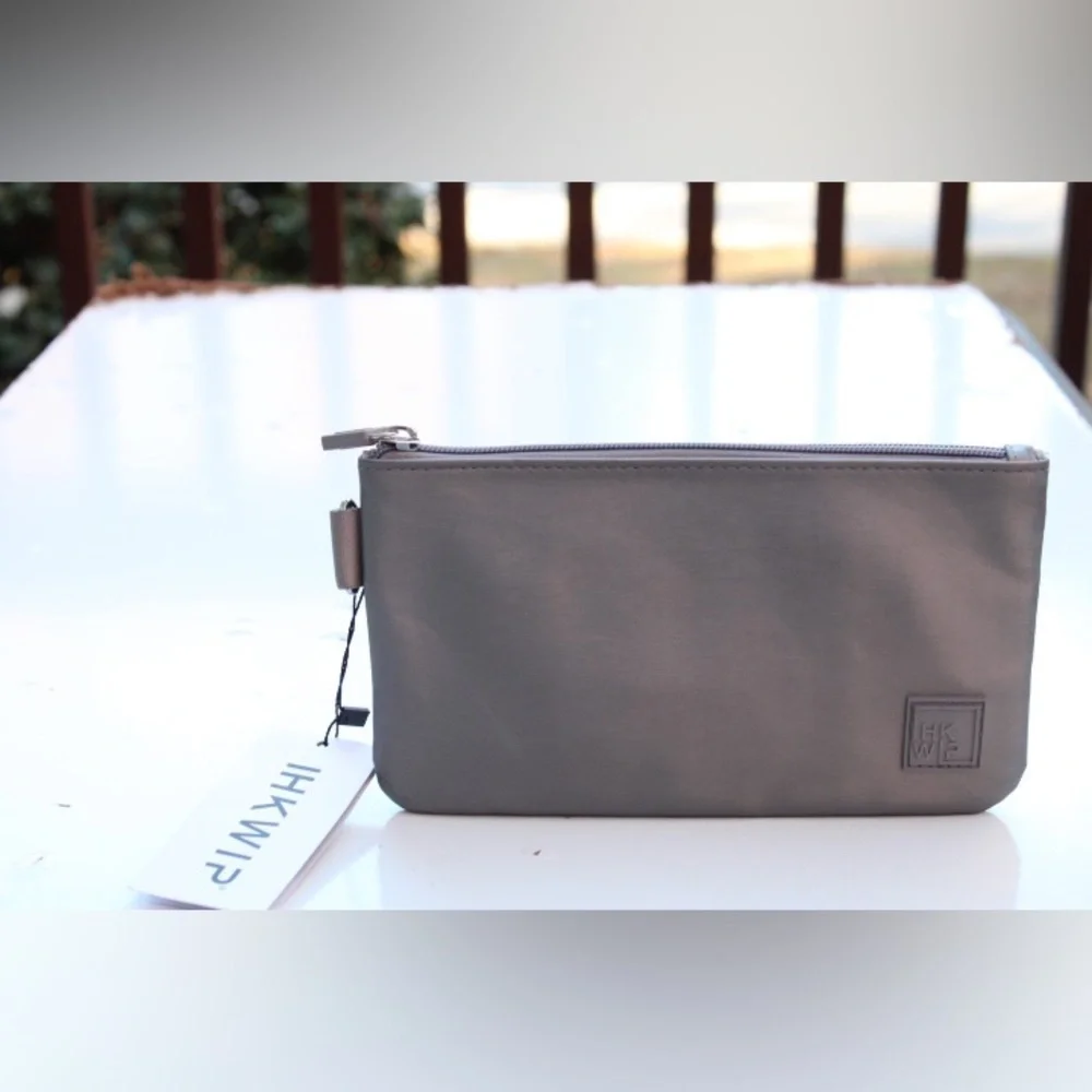 NWT IHKWIP clutch